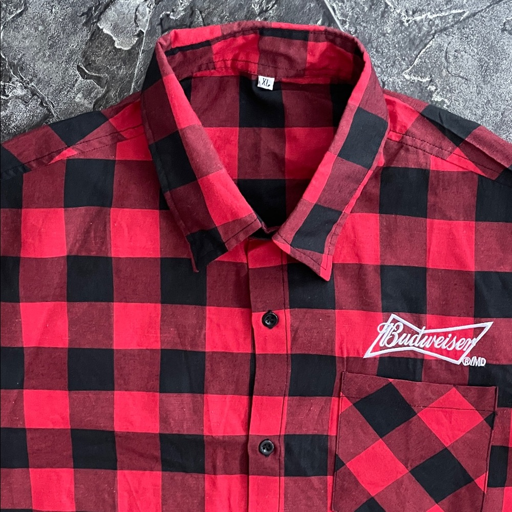 ⭐️NWOT BUDWEISER Buffalo Plaid Men's Short Sleeve Shirt Streetwear Grunge Beer